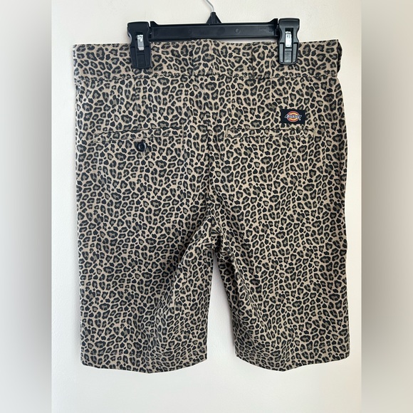 Dickies Men’s Silver Firs Slim Fit Shorts - Picture 7 of 10